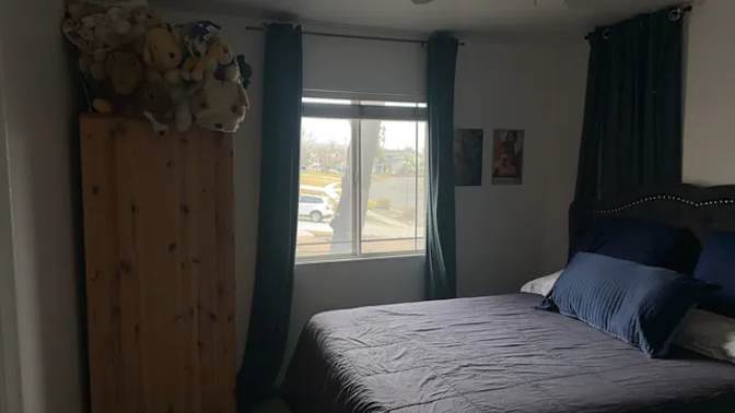 LARGE ROOM FOR RENT's room