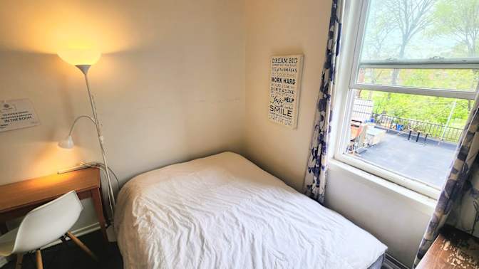 Laure's room