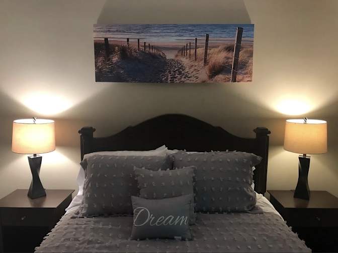 Dee's room