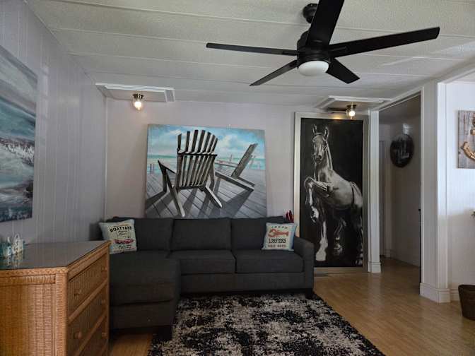 Linda PAGE's room
