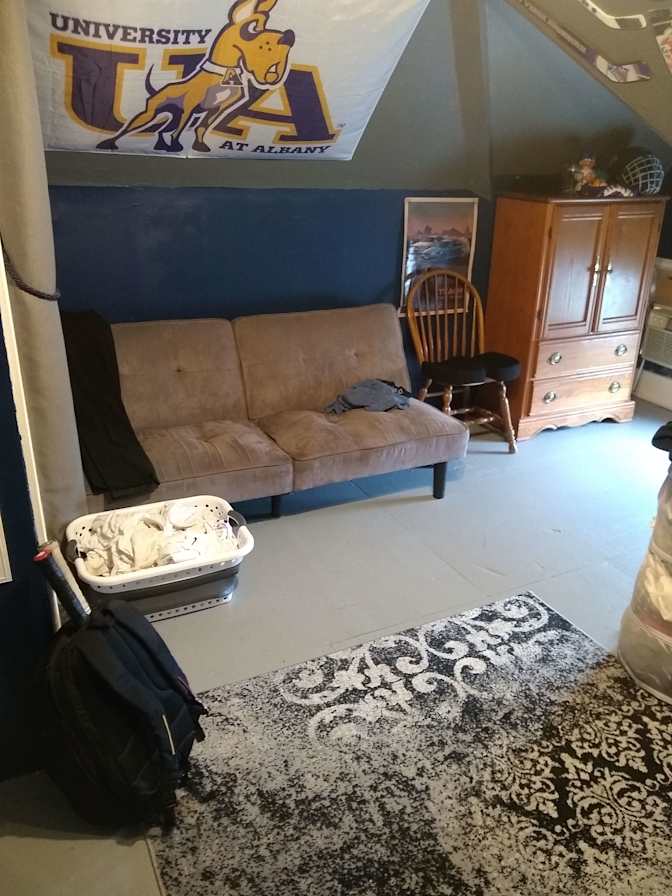 Yong's room