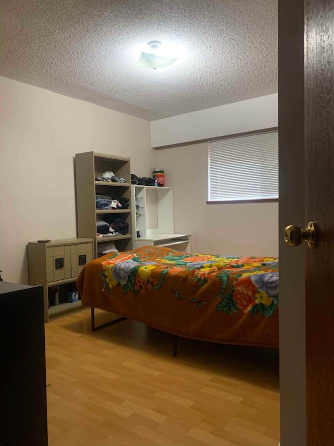 Ilies Fkari's room