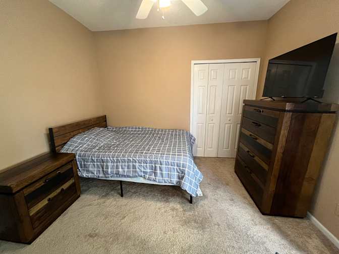 Dee's room