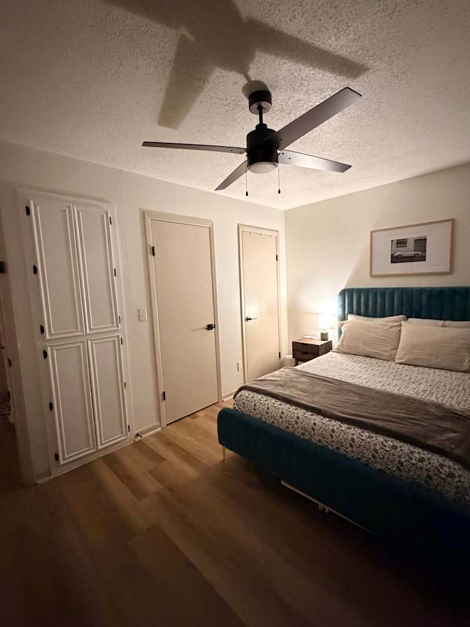 Benyt's room