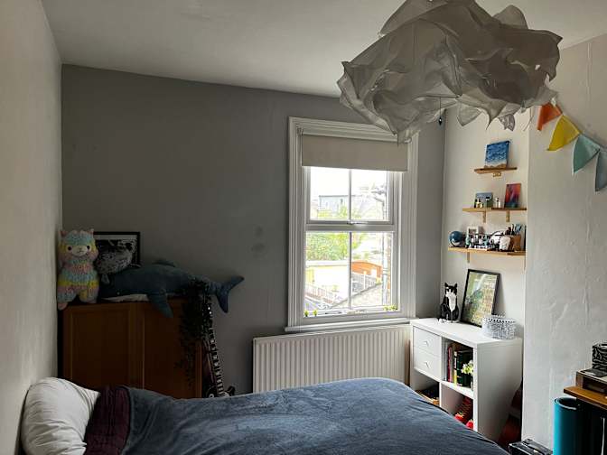Kevin Hayes's room