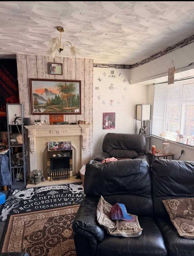GARETH's room
