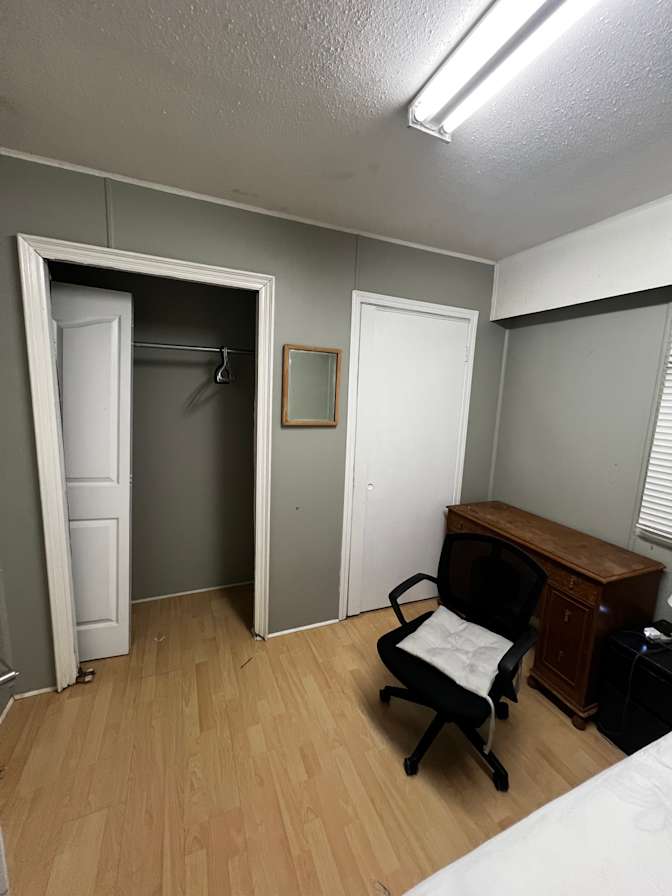 Whalley - Photo 3