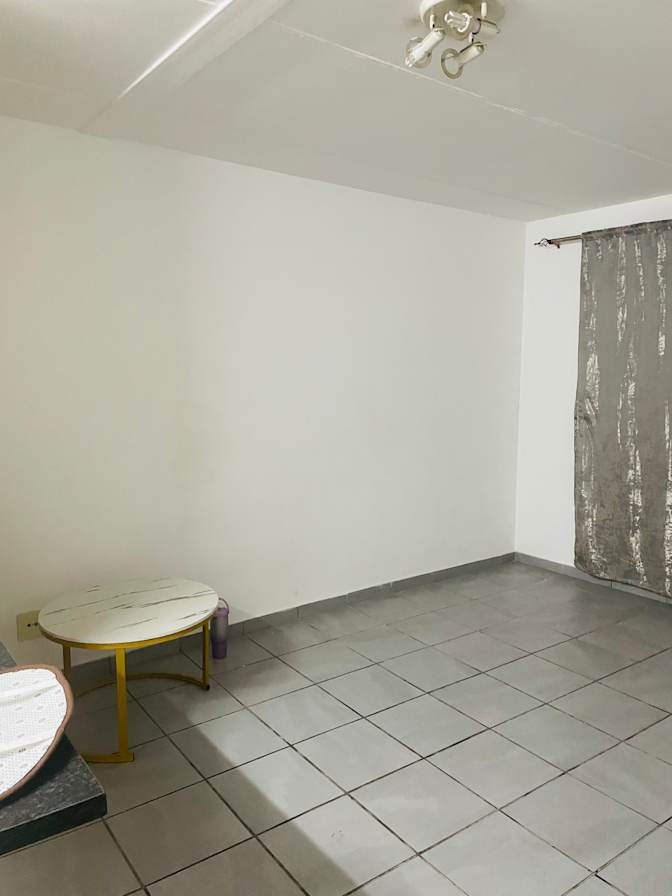 Mojaji's room