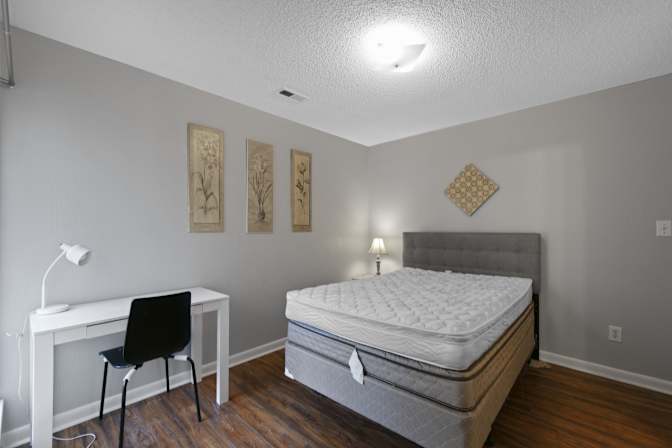 Alcove Rooms's room