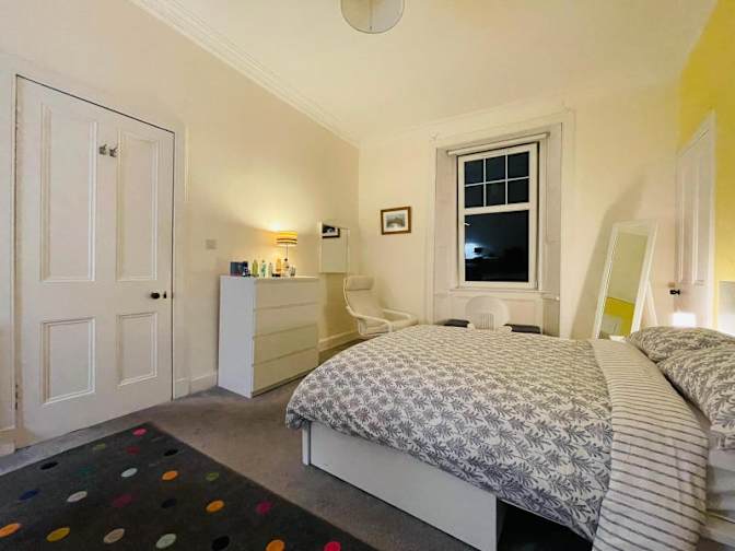 Oriya's room