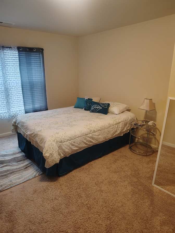 Dee's room