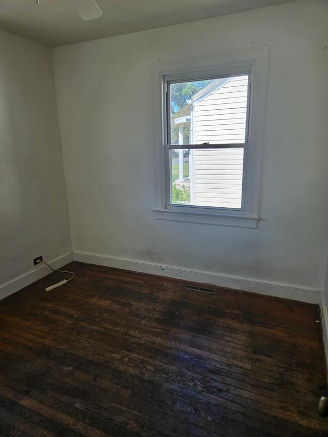 Clinton L Thompson's room