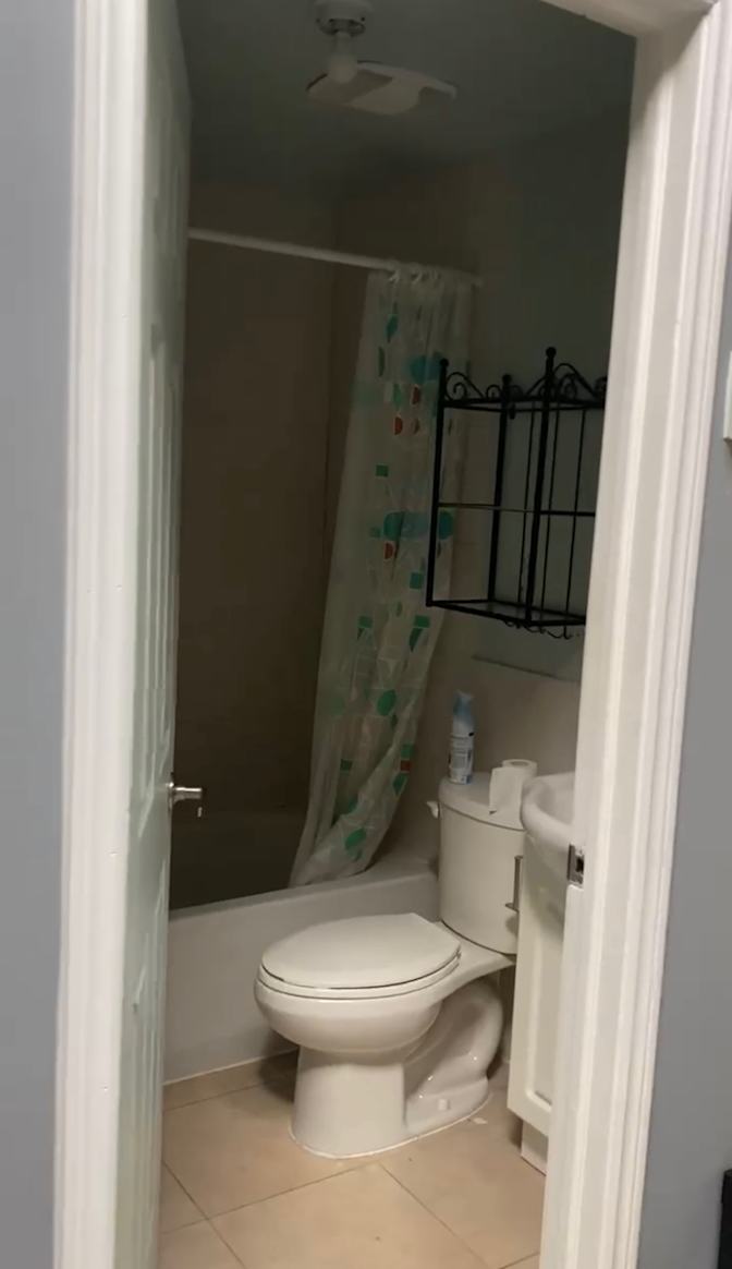 Lily Screaton's room