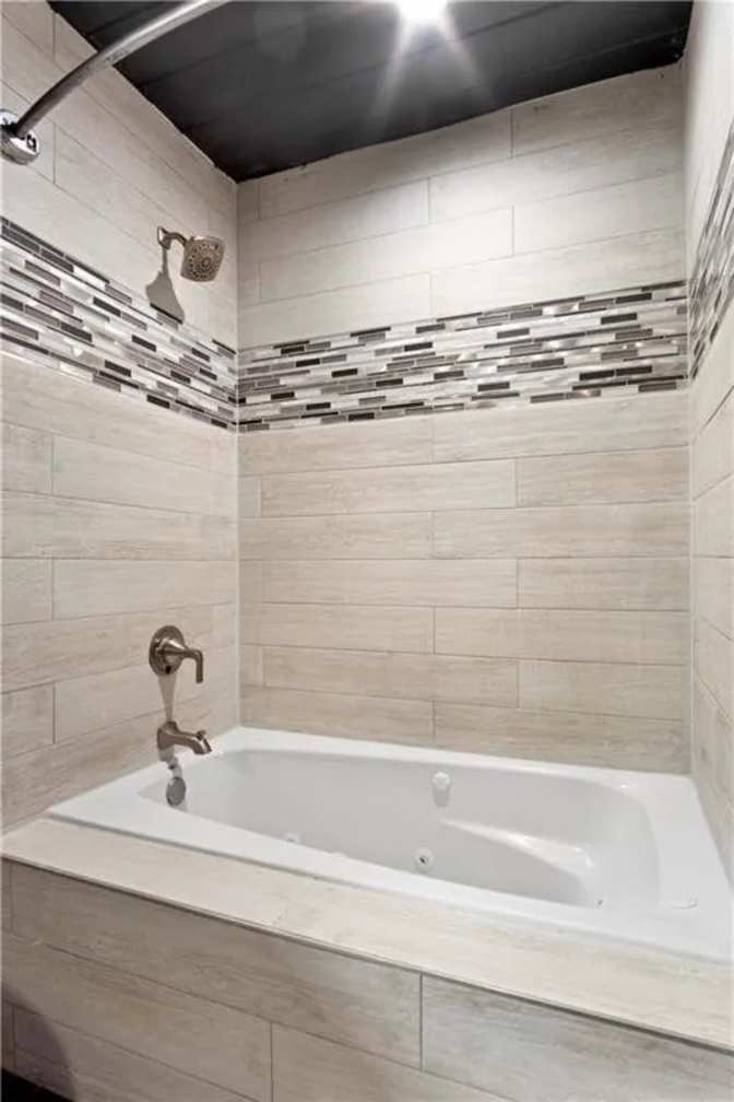 Alcove Rooms's room
