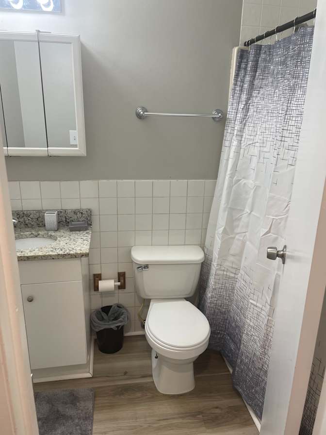 Alcove Rooms's room