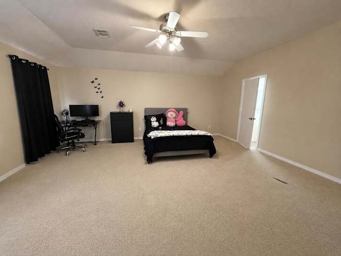 Julio's room