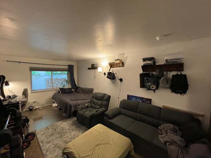 Large PRIVATE BEDROOM with Powder Room Sink - Walk-in Closet - Danbury Connecticut's room