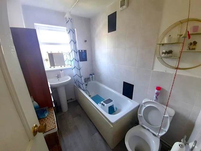 zaid khan's room