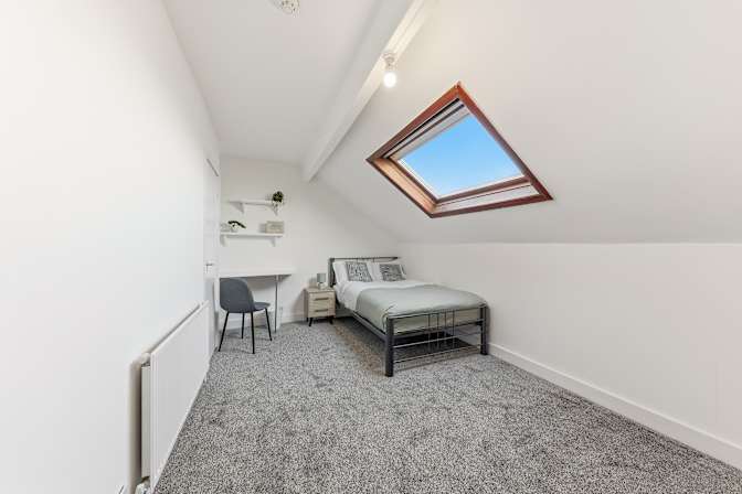 Gurj's room