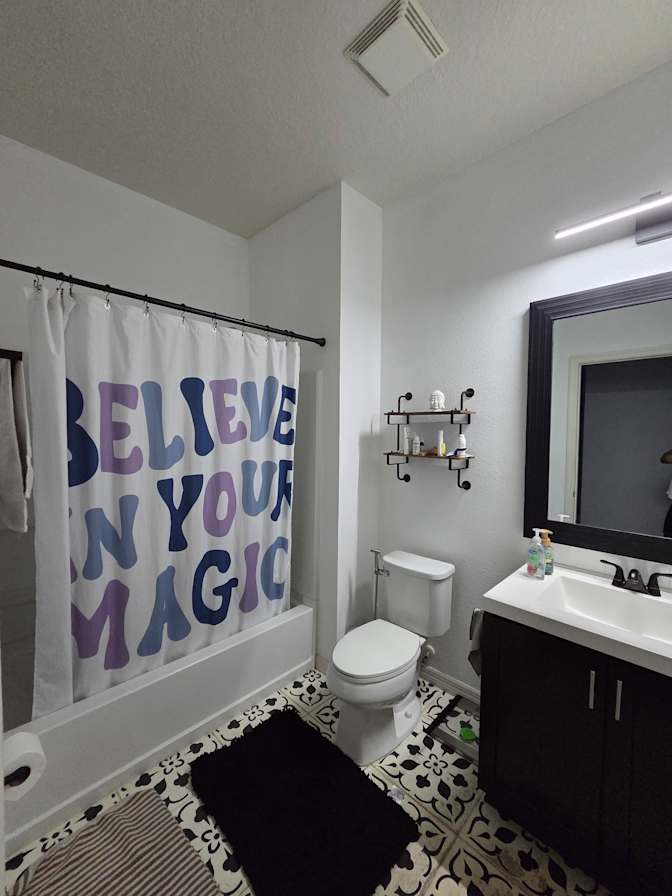 Luis's room