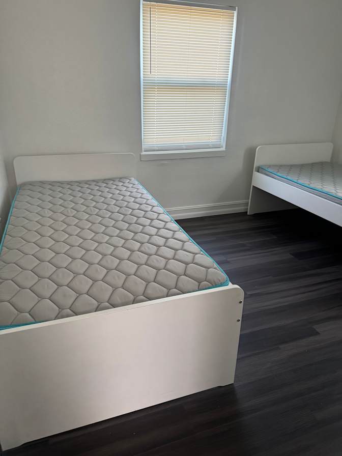 Heartfelt Chosen Solutions's room