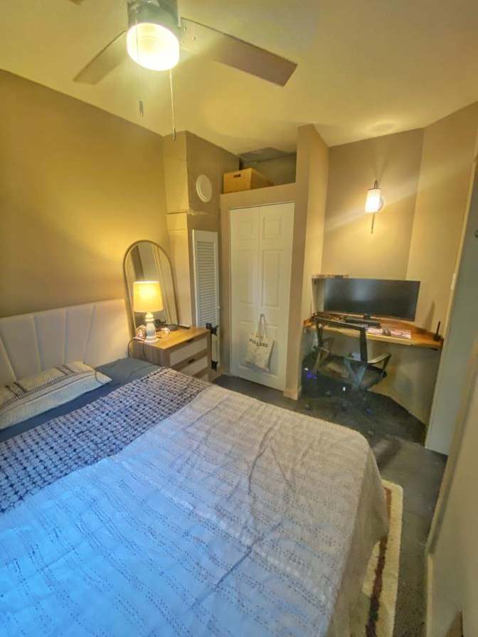 KC Cassily's room