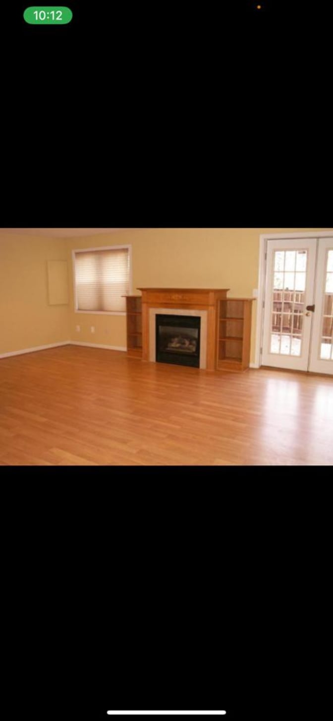 SANDY's room