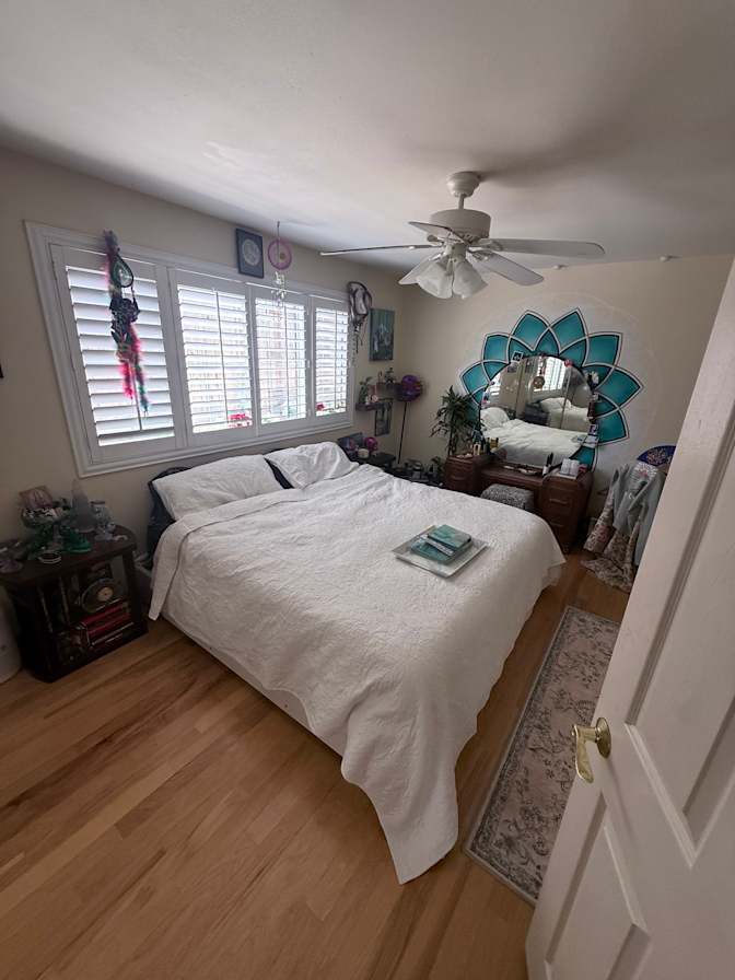 Emi's room