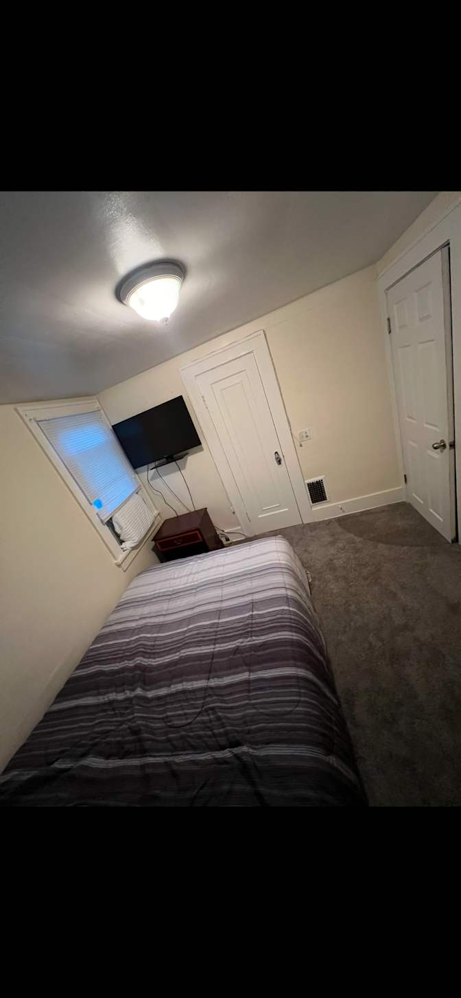Ricardo's room