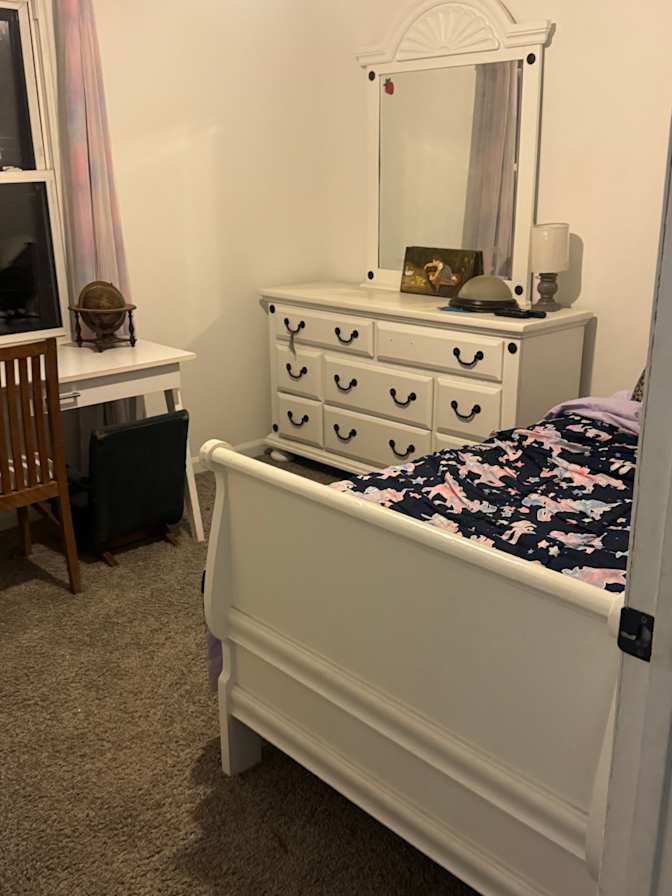 Michael L Sledge's room