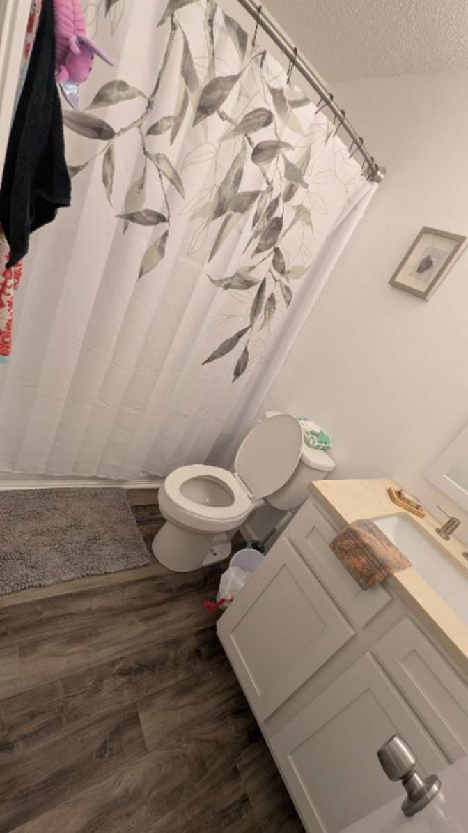 Izzy Natal's room