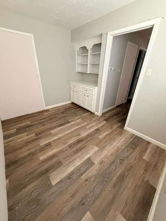 carlos's room