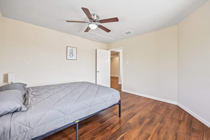 Gal's room