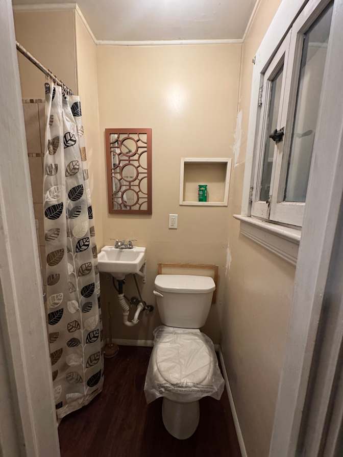 Black Diamond Ministries LLC's room