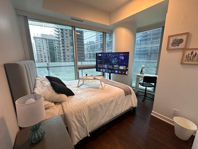 Housingfouryou's room