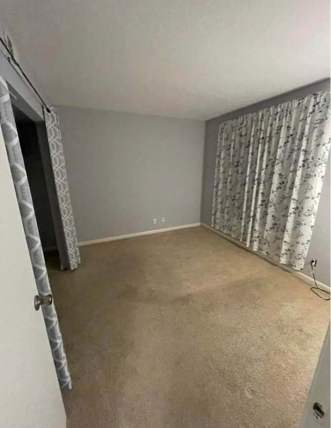 Tomas's room