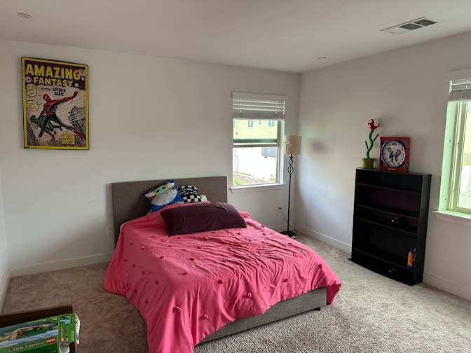 Damien D's room