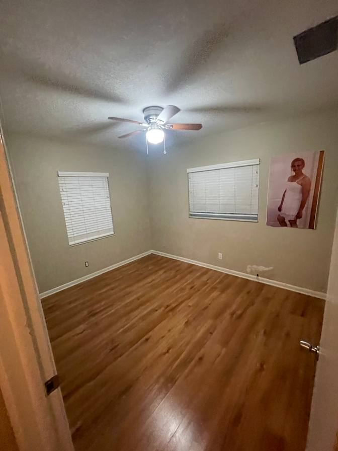 Tomas's room