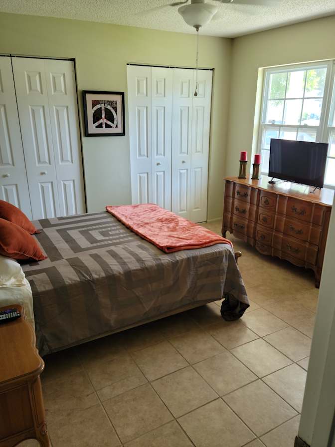 Lyne lheureux's room