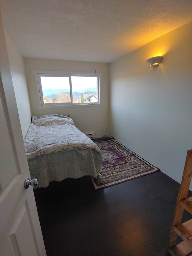 Cora-Lynn McNeilage's room
