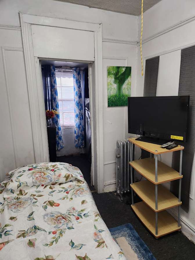 Lynette's room