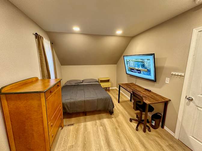 Nate Hurwitz's room
