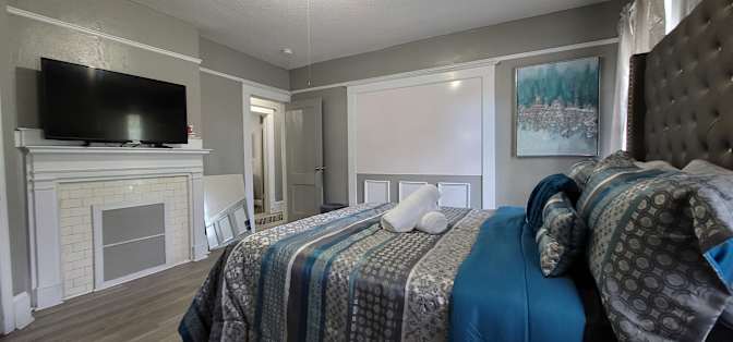 GBU Holdings Group's room