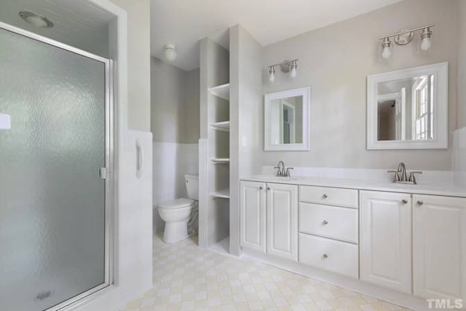 Alcove Rooms's room