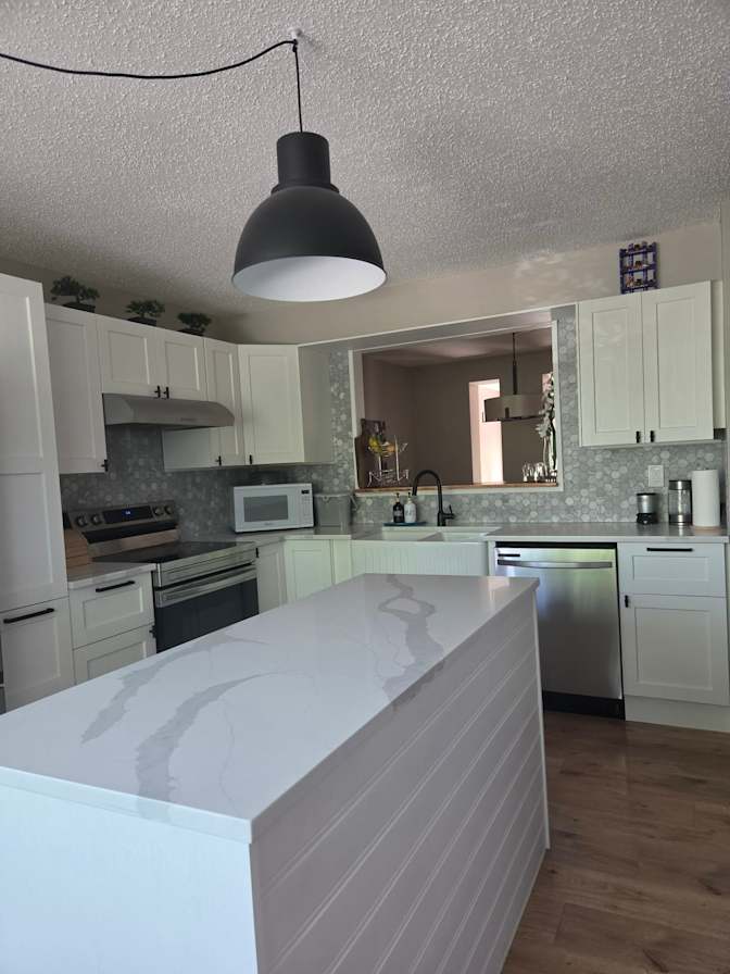Southwest Calgary - Photo 2