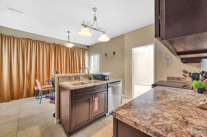 Dynamic Edge Property Solutions's room
