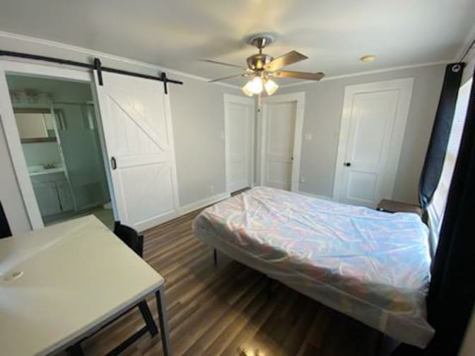Grand Height Investments's room