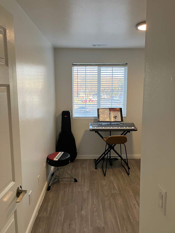 Enrique Tellez's room