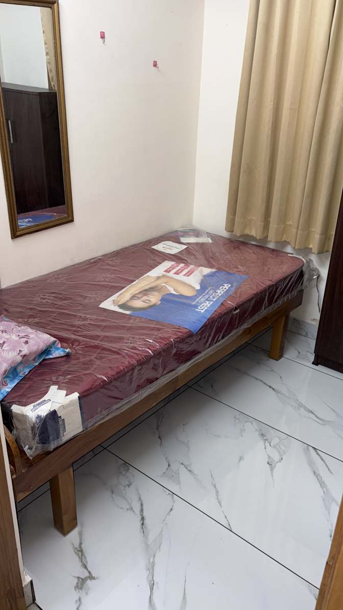 Tom's room