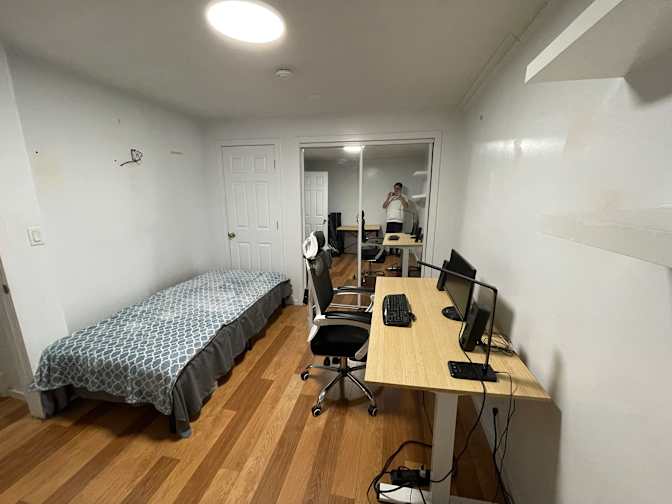 Federico's room